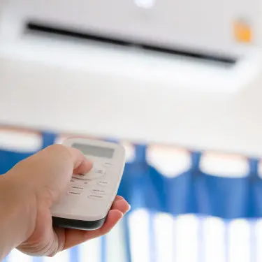 Włączanie klimatyzacji za pomocą pilota